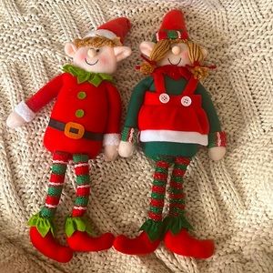 Boy and girl Christmas elves